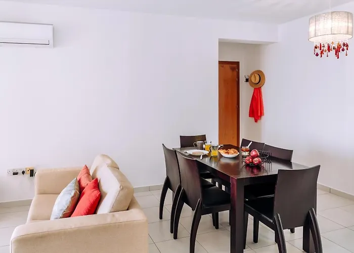 Stunning Sea & Sky View- 3br, Pool ,amazing Balcony *