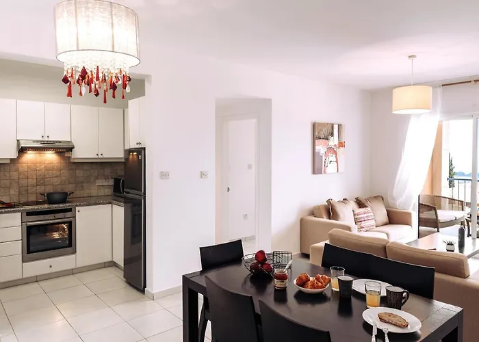 Stunning Sea & Sky View- 3br, Pool ,amazing Balcony *