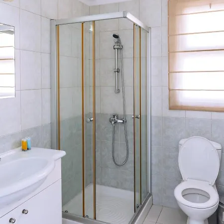 Apartment Stunning Sea & Sky View- 3br, Pool ,amazing Balcony Tremithousa