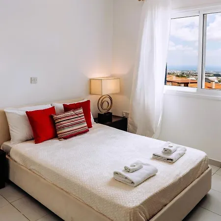 Stunning Sea & Sky View- 3br, Pool ,amazing Balcony Apartment Tremithousa