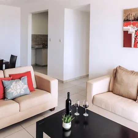 Stunning Sea & Sky View- 3br, Pool ,amazing Balcony Apartment Tremithousa