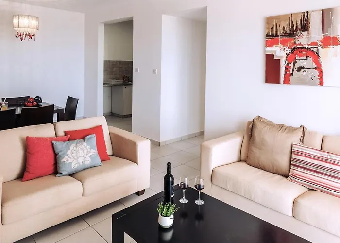 Stunning Sea & Sky View- 3br, Pool ,amazing Balcony Lägenhet Trimitusa